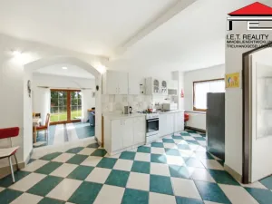 Prodej činžovního domu, Rynholec, nám. 1. máje, 561 m2