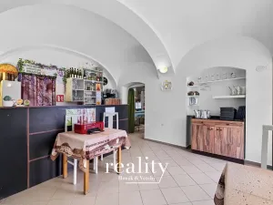 Pronájem obchodního prostoru, Znojmo, Horní náměstí, 115 m2