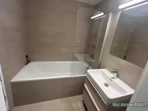 Pronájem bytu 2+kk, Praha - Libeň, Zenklova, 53 m2