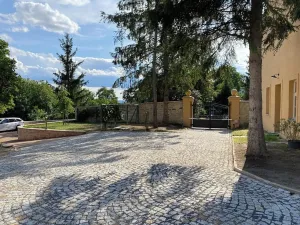 Pronájem kanceláře, Praha - Libeň, Zvonařovská, 56 m2