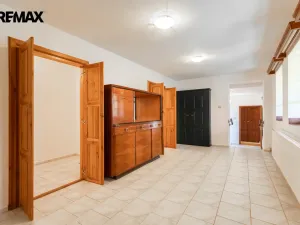 Prodej rodinného domu, Čečelice, Dlážděná, 450 m2