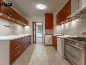 Prodej rodinného domu, Čečelice, Dlážděná, 450 m2