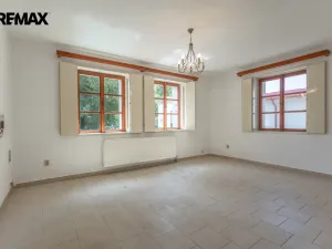 Prodej rodinného domu, Čečelice, Dlážděná, 450 m2