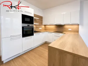 Pronájem bytu 2+kk, Praha, U Pergamenky, 55 m2