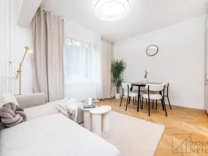 Pronájem bytu 2+kk, Praha - Vršovice, Jakutská, 41 m2
