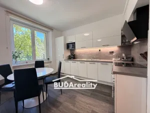 Prodej bytu 3+kk, Zlín, Sokolská, 77 m2