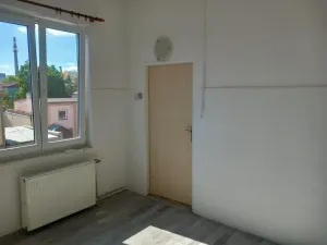 Pronájem bytu 2+kk, Cheb, Evropská, 31 m2