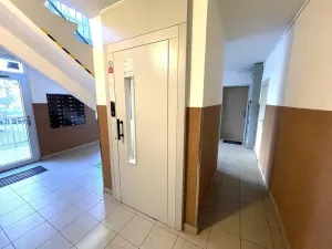 Pronájem bytu 1+kk, Praha - Střížkov, Českolipská, 27 m2