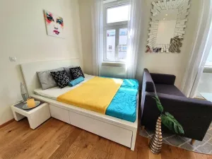 Pronájem bytu 1+kk, Praha - Libeň, Lihovarská, 28 m2