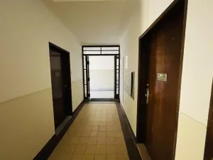 Pronájem bytu 1+kk, Praha - Vršovice, Tolstého, 26 m2