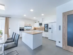 Prodej rodinného domu, Unhošť, Na Lukách, 221 m2