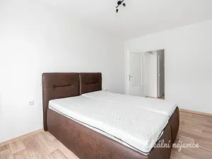 Pronájem bytu 2+kk, Praha, Slancova, 47 m2