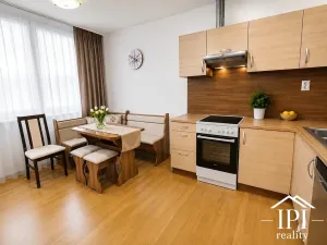 Pronájem bytu 2+1, Praha - Kobylisy, Střekovská, 63 m2