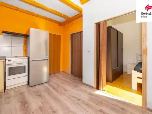 Prodej komerční nemovitosti, Holice, Holubova, 253 m2