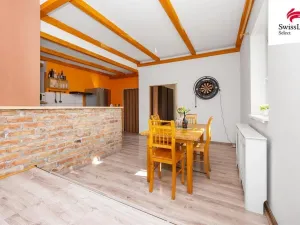 Prodej komerční nemovitosti, Holice, Holubova, 253 m2