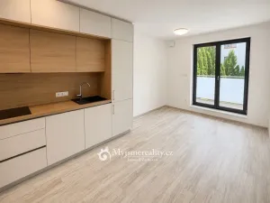 Pronájem bytu 2+kk, Znojmo, Jarošova, 44 m2