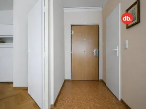 Prodej bytu 1+1, Karlovy Vary, Vítězná, 41 m2