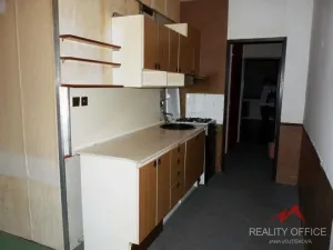Pronájem bytu 2+1, Děčín - Děčín III-Staré Město, Kladenská, 58 m2