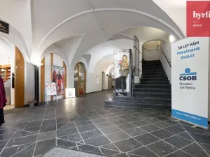 Pronájem obchodního prostoru, Opava, Dolní náměstí, 27 m2