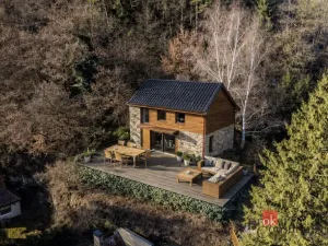 Prodej chaty, Týn nad Vltavou - Hněvkovice na levém břehu Vltavy, 80 m2