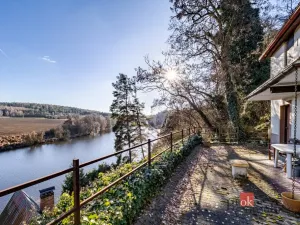Prodej chaty, Týn nad Vltavou - Hněvkovice na levém břehu Vltavy, 80 m2