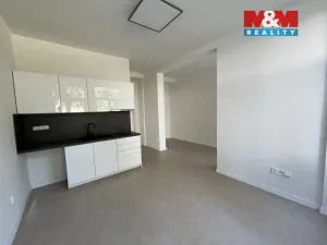 Pronájem bytu 2+kk, Kopřivnice, Komenského, 70 m2