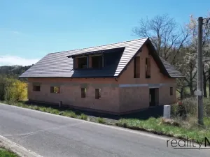 Prodej rodinného domu, Rovensko pod Troskami, 252 m2