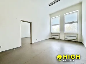 Pronájem kanceláře, Dýšina, 490 m2