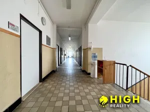 Pronájem kanceláře, Dýšina, 490 m2