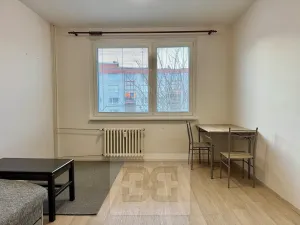 Pronájem bytu 1+1, Zlín, U Trojáku, 36 m2
