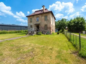 Prodej bytu 2+1, Hostinné, K. Čapka, 52 m2