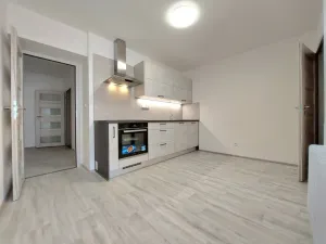 Pronájem bytu 3+1, Pardubice - Zelené Předměstí, Smilova, 92 m2
