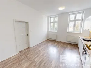 Pronájem bytu 2+kk, Žirovnice, Havlíčkovo náměstí, 39 m2