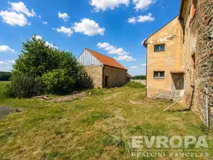 Prodej komerční nemovitosti, Uzeničky - Černívsko, 631 m2