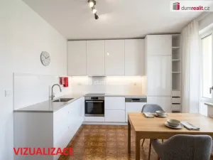 Prodej bytu 3+1, Valtice, nám. Svobody, 72 m2