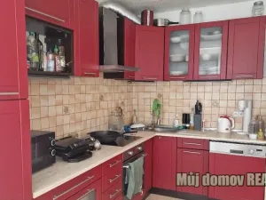 Pronájem bytu 2+1, Praha - Kobylisy, Famfulíkova, 60 m2