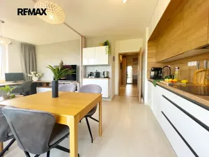 Prodej bytu 2+kk, Praha, Velvarská, 55 m2
