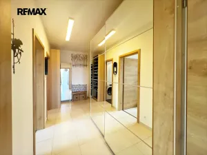 Prodej bytu 2+kk, Praha, Velvarská, 55 m2