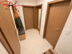 Pronájem bytu 2+kk, Praha, Klementova, 57 m2
