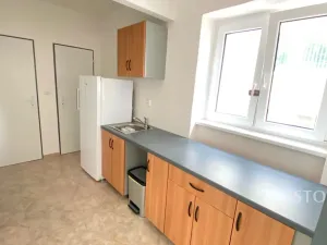 Pronájem kanceláře, Teplice, Pražská, 73 m2