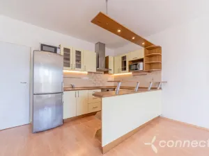 Pronájem bytu 2+kk, Praha - Uhříněves, Karla Zicha, 60 m2