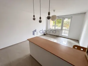 Pronájem bytu 1+kk, Praha, U Hostavického potoka, 36 m2