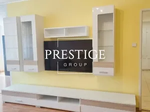 Pronájem bytu 2+1, Praha - Kobylisy, Famfulíkova, 60 m2
