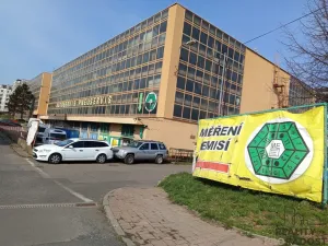 Pronájem garážového stání, Praha, Lovosická, 18 m2