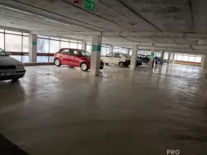 Pronájem garážového stání, Praha, Lovosická, 18 m2