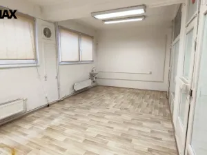Pronájem obchodního prostoru, Zlín, třída Tomáše Bati, 25 m2