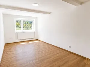 Pronájem atypického bytu, Řevnice, V Luhu, 63 m2