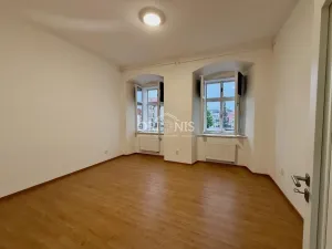Pronájem bytu 2+kk, Kadaň, Mírové náměstí, 59 m2