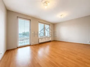 Prodej bytu 1+kk, Praha - Hloubětín, Nademlejnská, 32 m2