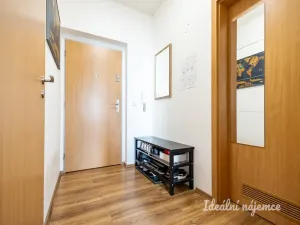 Pronájem bytu 1+kk, Praha - Hostivař, Vladycká, 28 m2